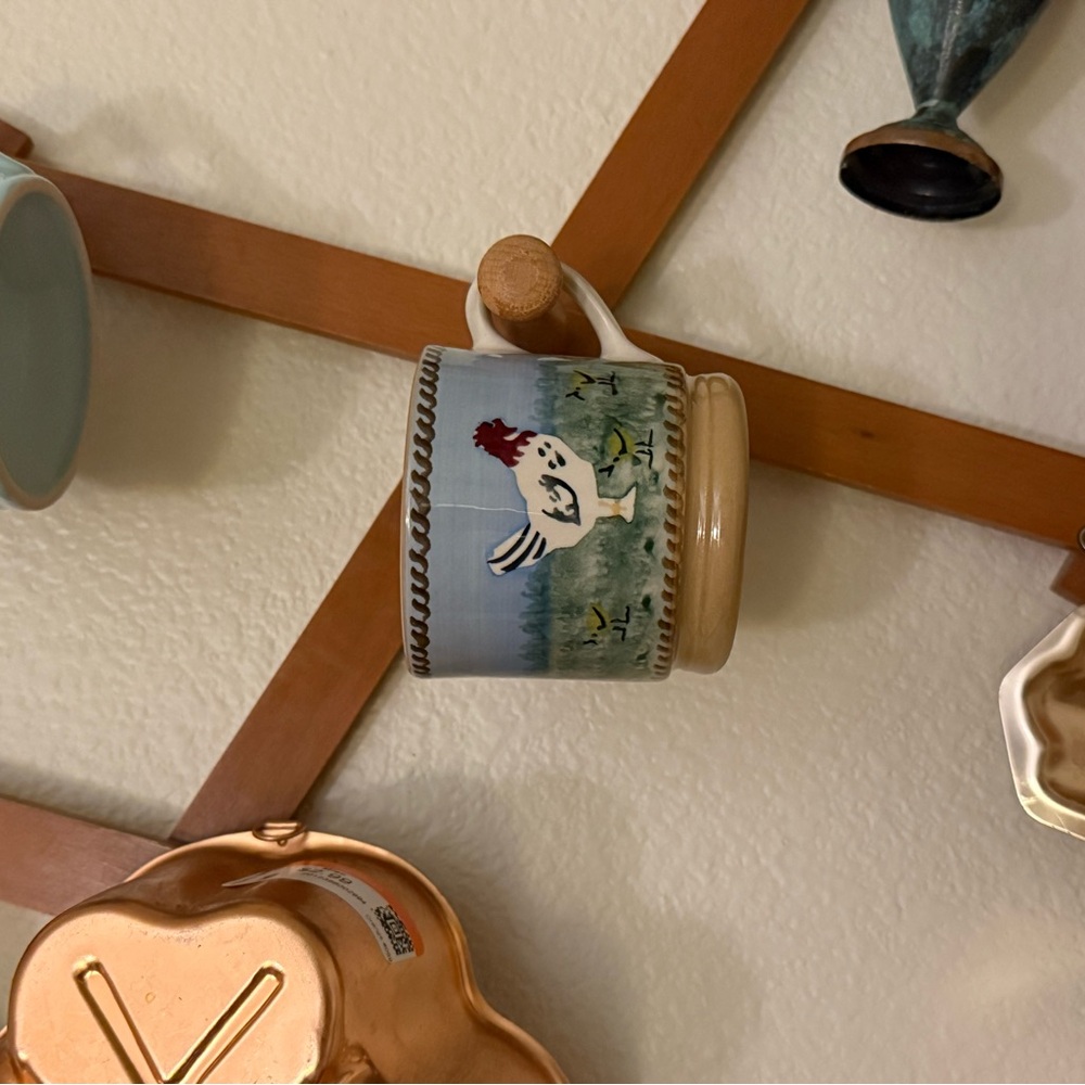 small Hen Design Ceramic Mug
